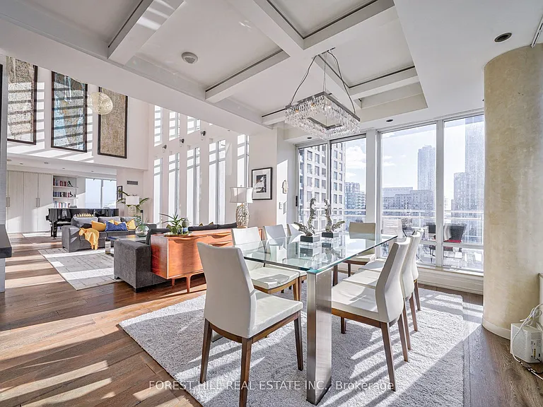 8 Colborne St #Penthouse 2701 — Photo 4