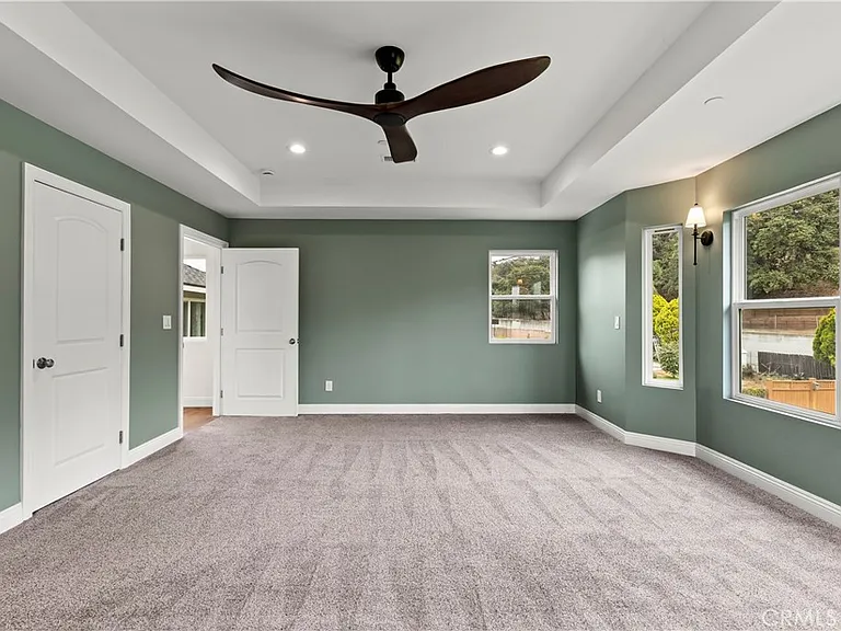 1096 Canyon View Dr — Photo 19