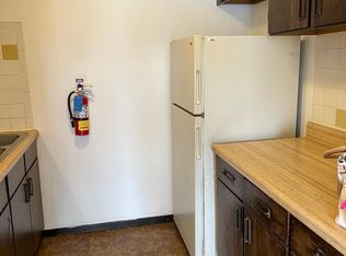 102 N 27th St #10, Belleville, IL 62226