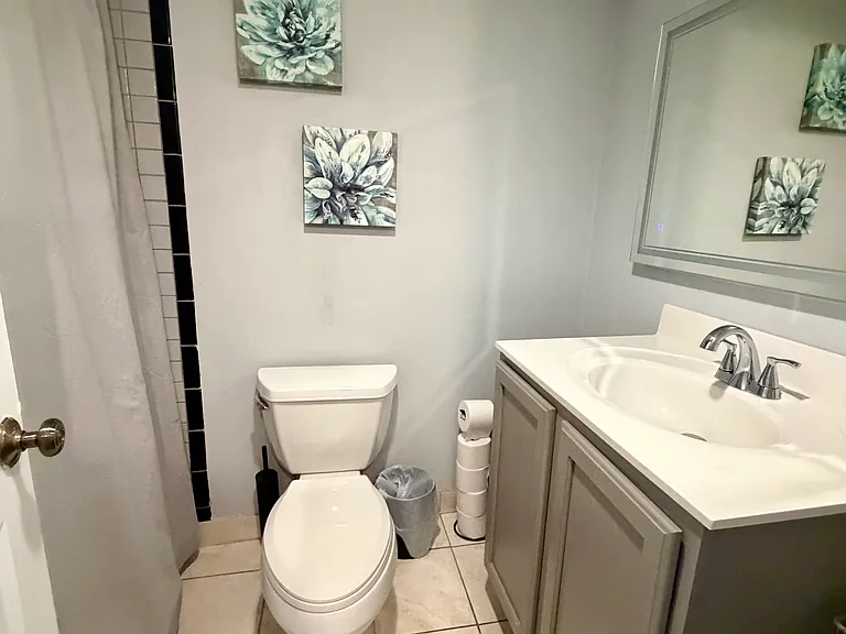 1710 Marshall St — Photo 13