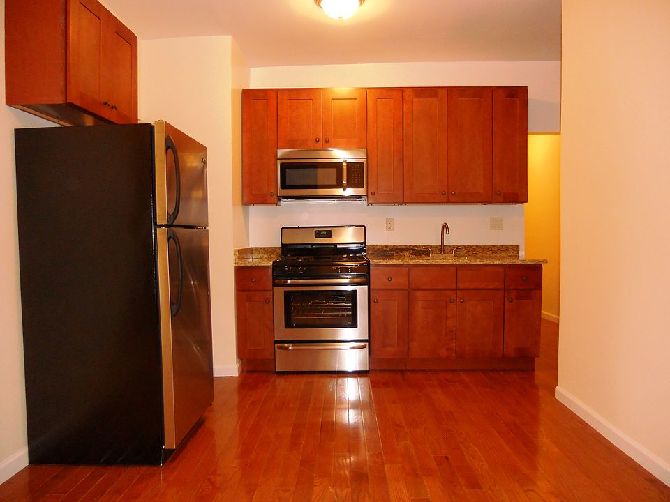 1st image of 20 E 109th St APT 16