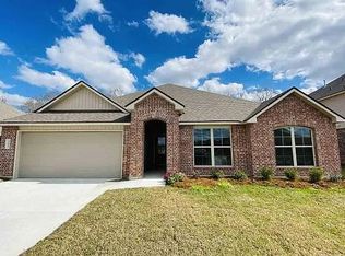 37032 Rustic Ln, Denham Springs, LA 70706