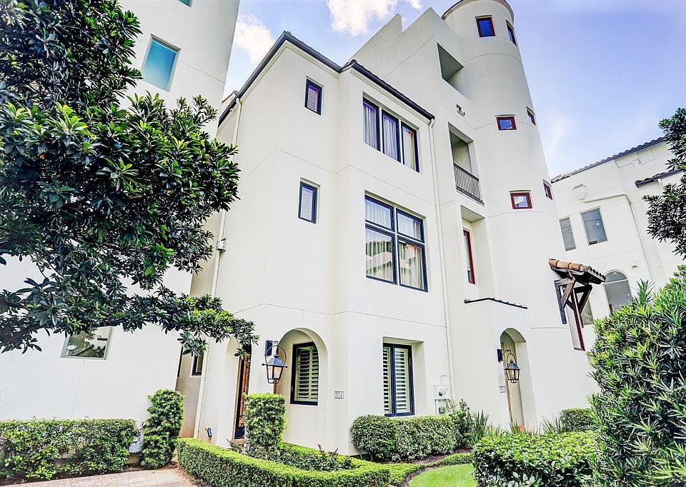 1st image of 314 Calle Sevilla Pl