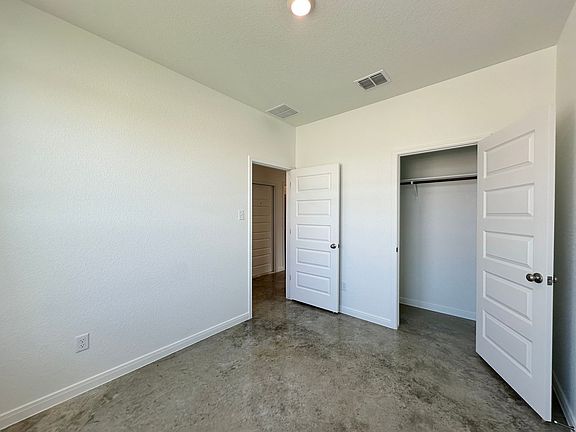 5th image of 2007 Bear Grass Ridge Rd