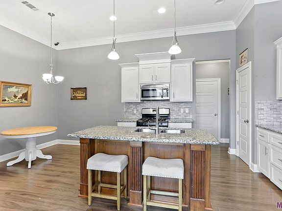 5th image of 6504 Surrey Ln