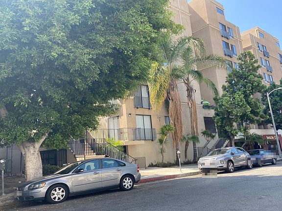 3rd image of 625 S Berendo St APT 309