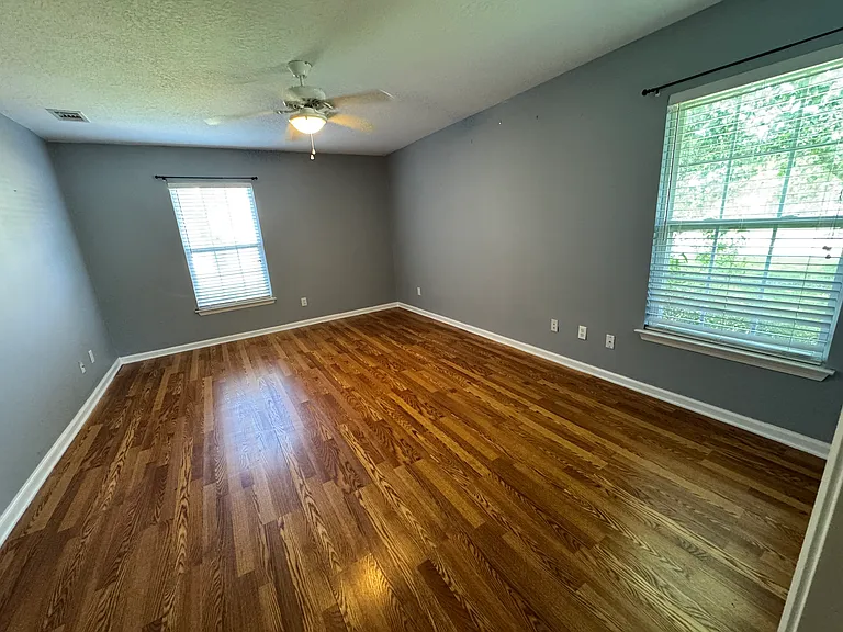 38 Kristins Dr — Photo 5