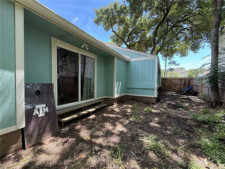 1609 Lemon Tree Ln — Photo 26