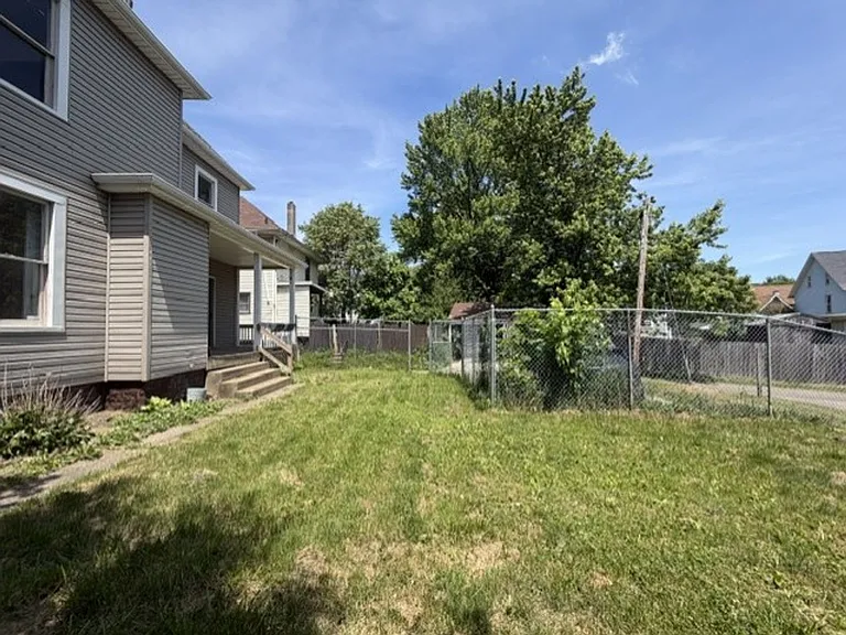 1518 Woodland Ave NW — Photo 19