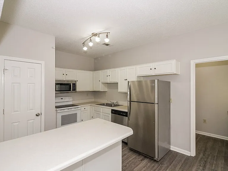 7899 Brady Creek Cv — Photo 10