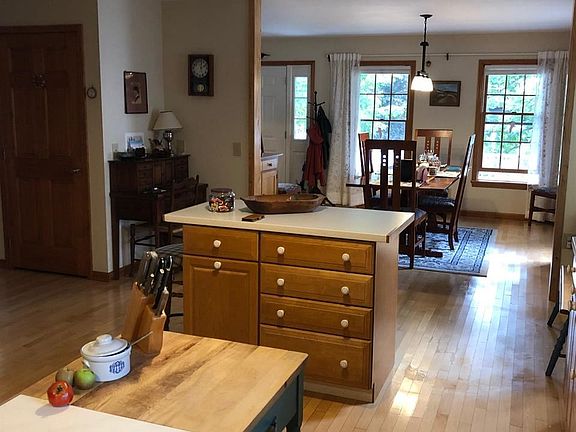 5th image of 29 Pine St