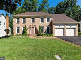 13937 Valley Country Dr, Chantilly, VA 20151