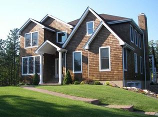 154 Maggie Dr, East Quogue, NY 11942