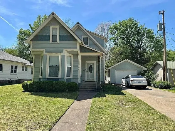 1317 John St, Winfield, KS 67156