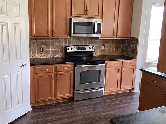 5th image of 25003 Lenora Dr