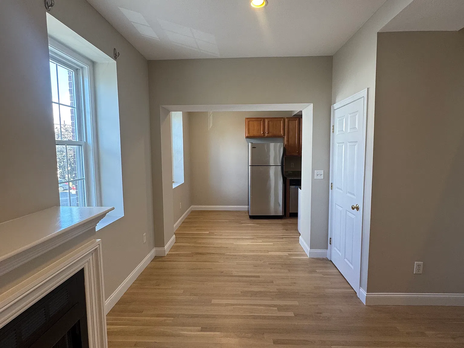 2 bed, 1.5 bath, 930 sqft, $2,800 — Photo 3