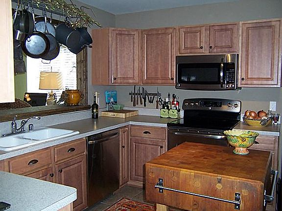 3rd image of 1105 Hyde Park Ct