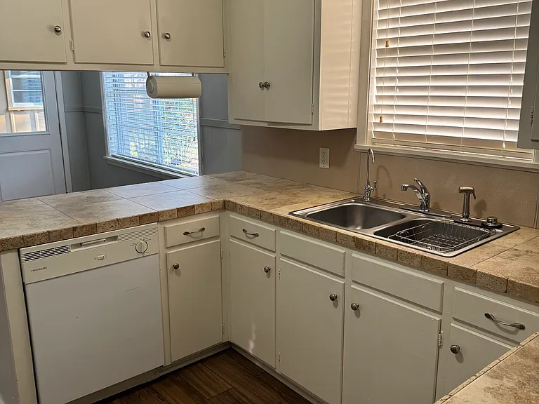 3319 Brookside Dr — Photo 3