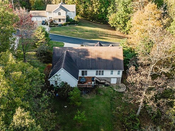 3rd image of 140 Woodyards Cave Rd