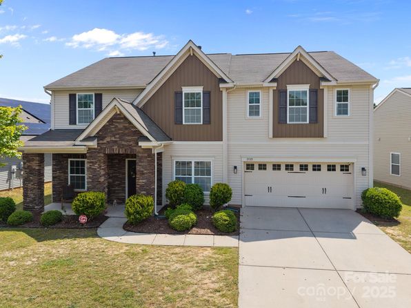 13315 Hunting Birds Ln, Charlotte, NC 28278
