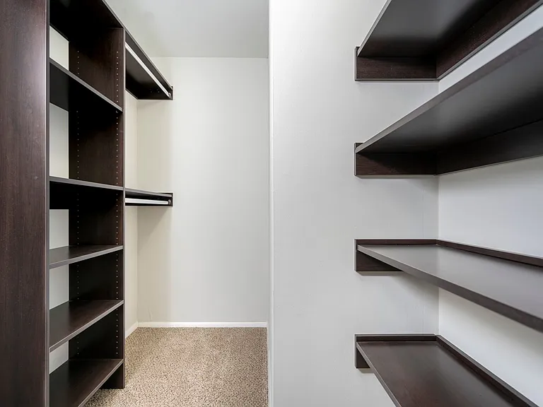 Hoffman Hills Apartments — Photo 30