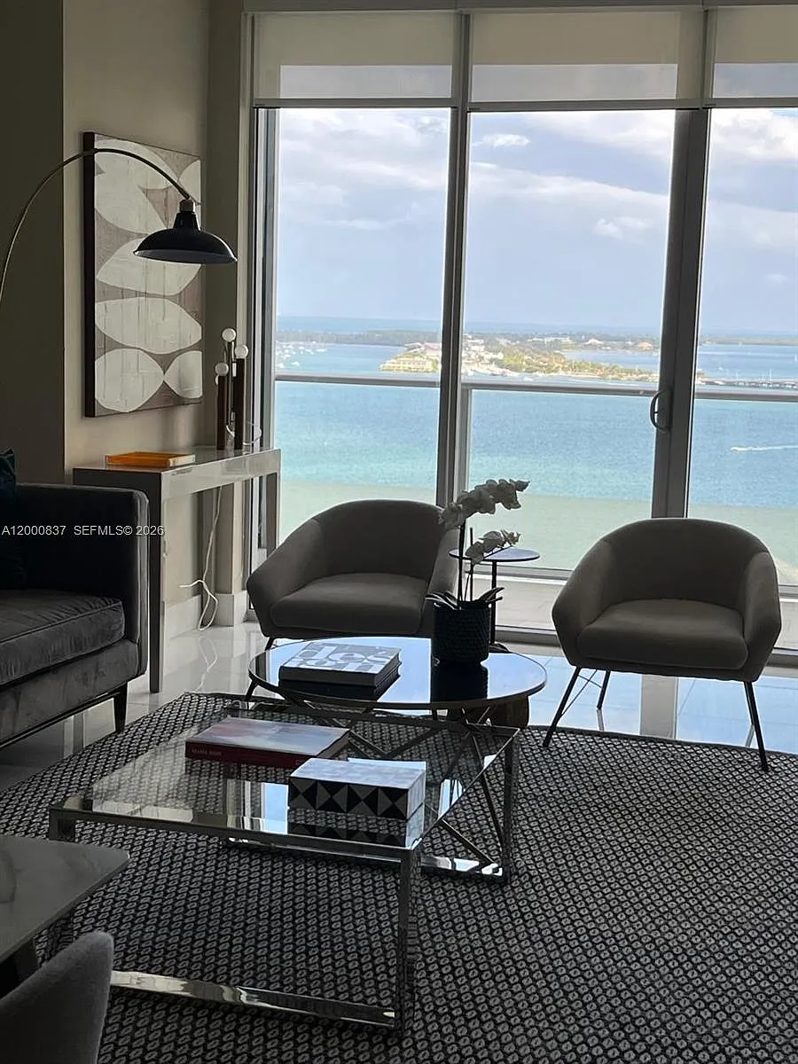 Building Photo - 1300 Brickell Bay Dr #2307