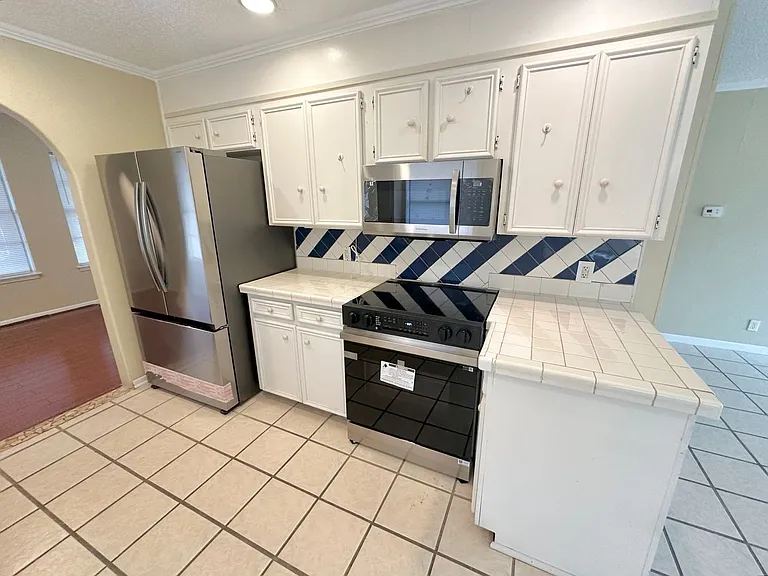 214 Timberline St — Photo 8