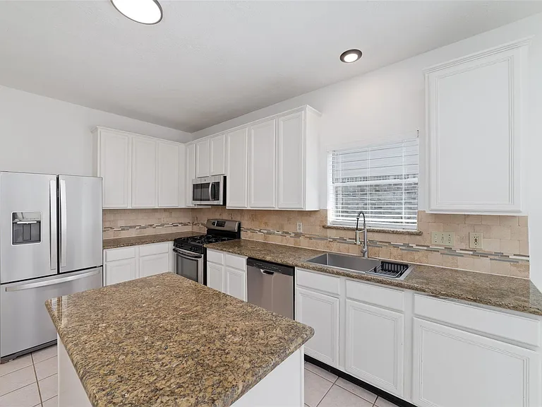 4211 Torrey Creek Ln — Photo 9