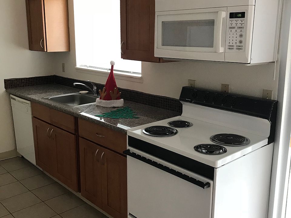 2nd image of 2800 SW 185th Ave APT 4