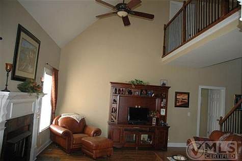 4th image of 210 Whitt Dr