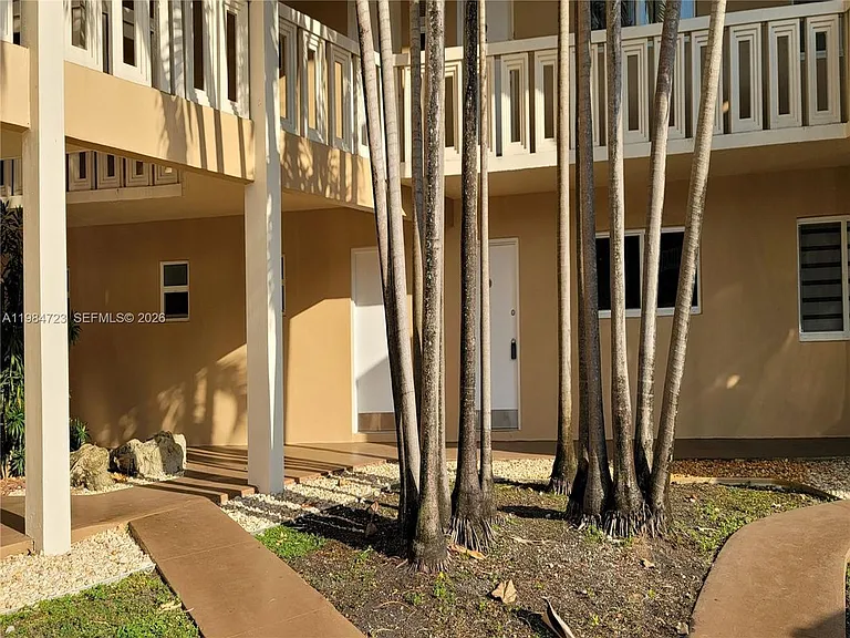 7430 Miami Lakes Dr #E105 — Photo 4