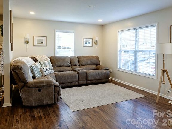 4th image of 202 E Rice St