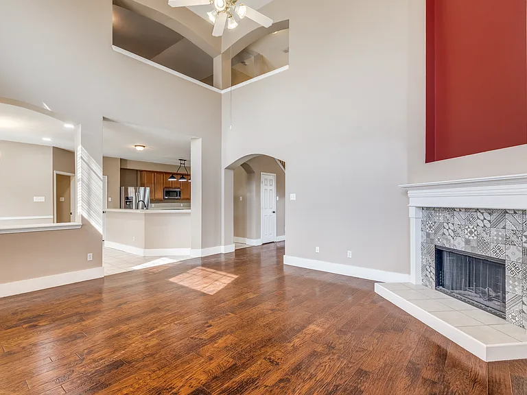 5857 Chatham Ln — Photo 4