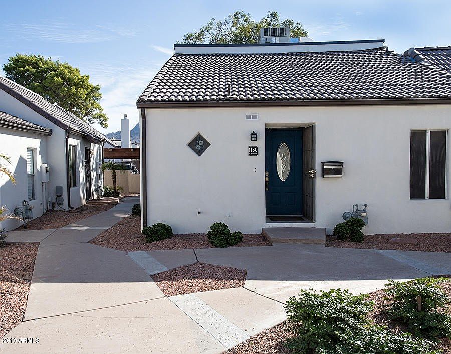 1130 E BelmontFront