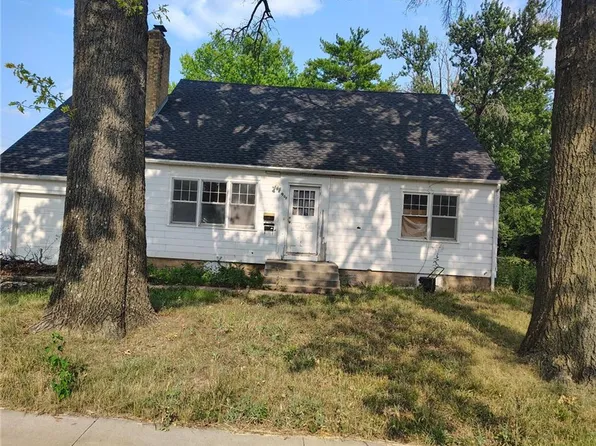 908 Sunset Ave, Manhattan, KS 66502