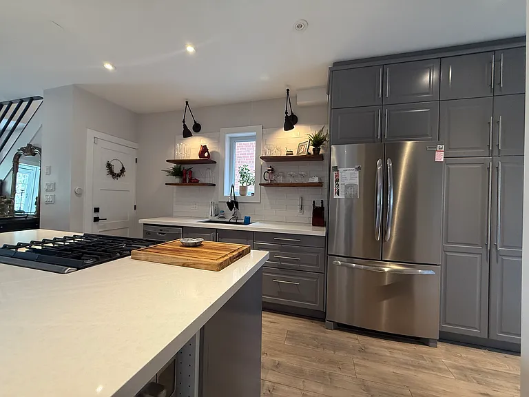 48 Albani St — Photo 1