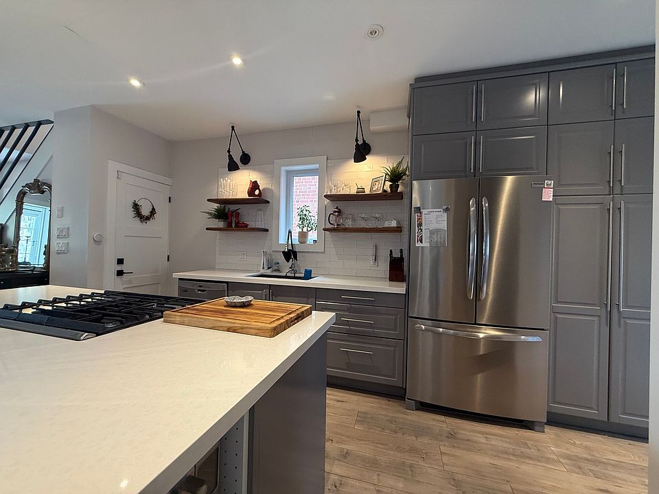 1st image of 48 Albani St