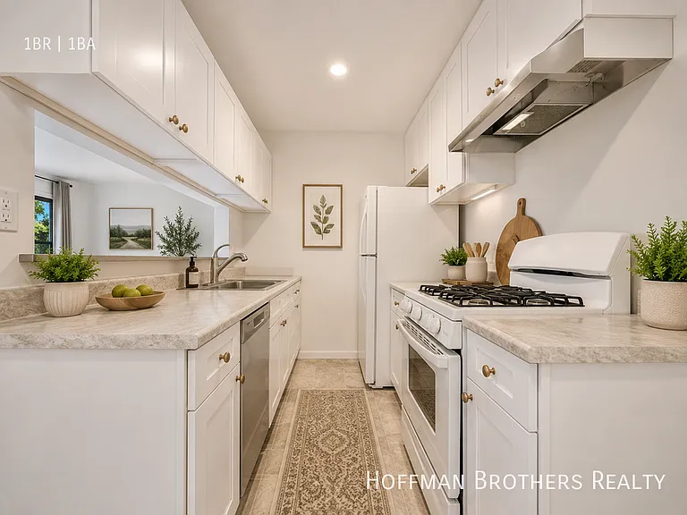 6907 Whitsett Ave #202 — Photo 6