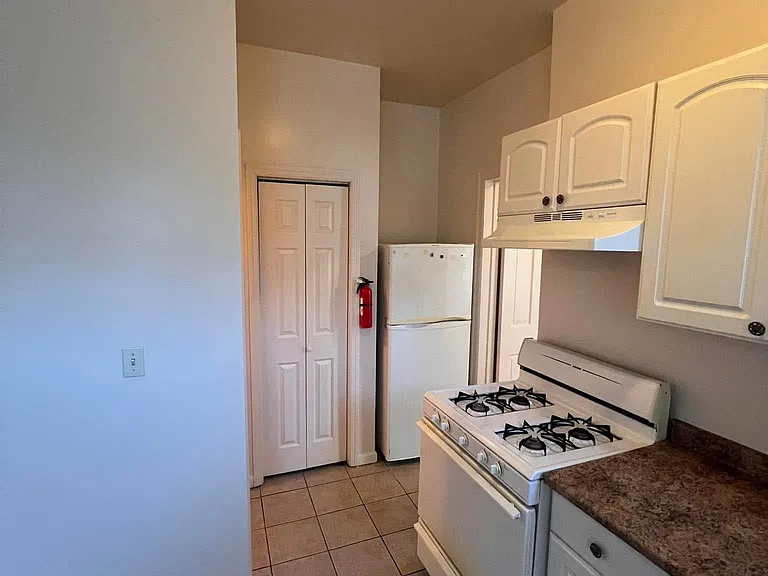 492 W State St #2 — Photo 4