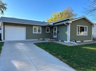 4104 Linden Dr, Kearney, NE 68847