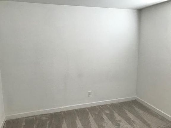 2nd image of 1802 Jackson Ave W APT 43