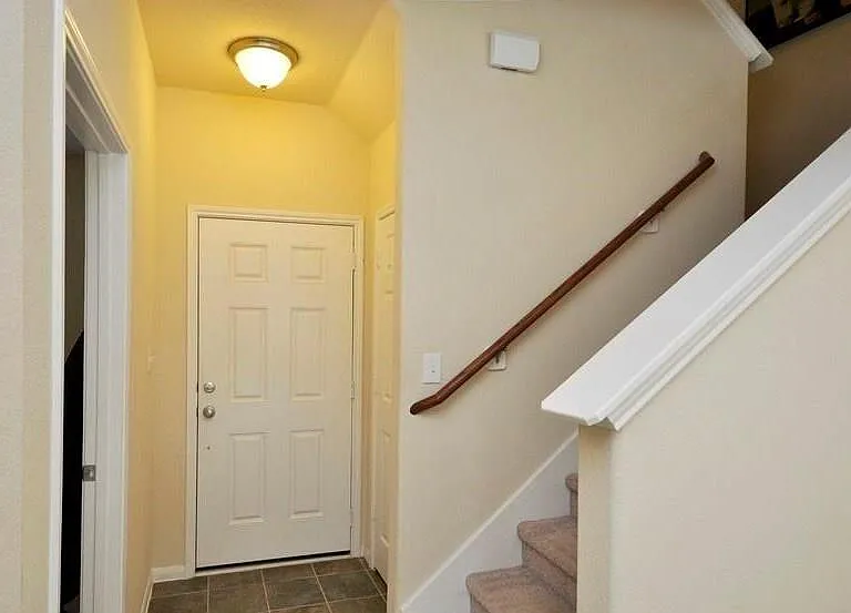 7302 Autumn Sun Dr — Photo 2