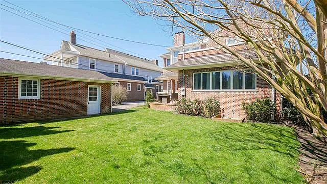 6104 Ventnor Ave — Photo 24