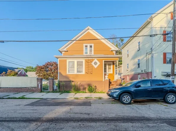 117 Gray St, Providence, RI 02909
