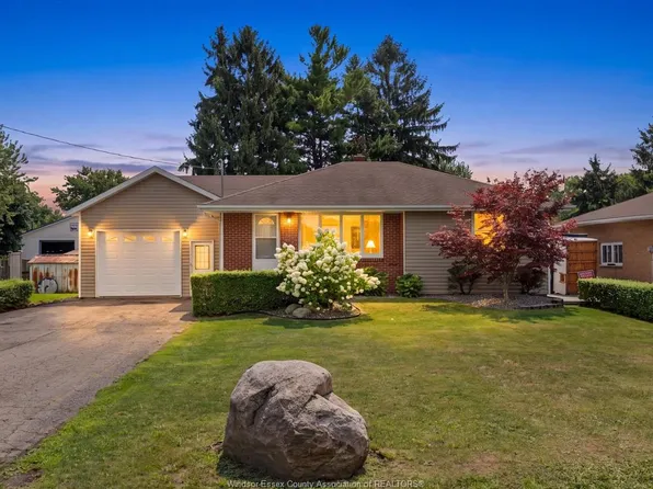 1553 Road 2 E, Kingsville, ON N9Y 2E4