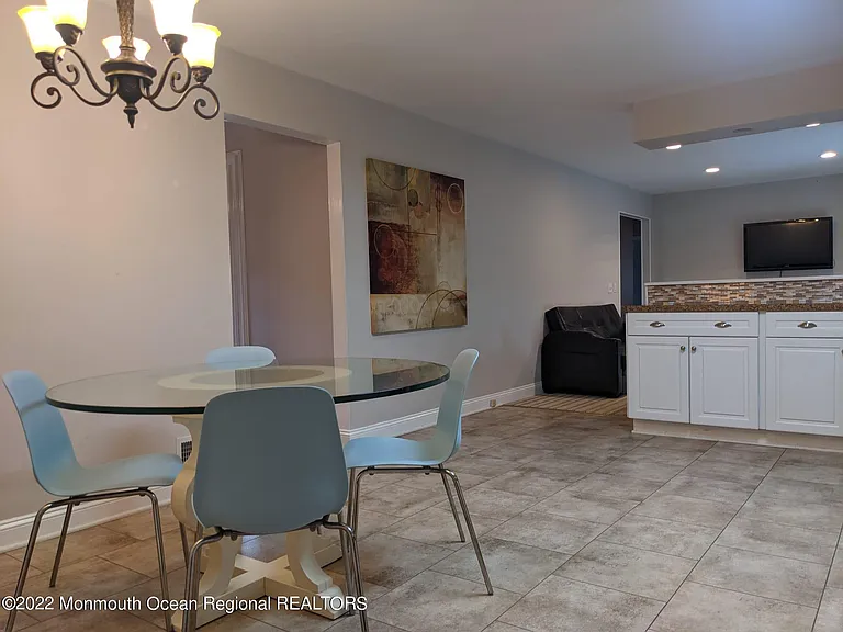 1304 Franklin Ave — Photo 7