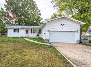 505 N Acre Dr, Richland, MO 65556