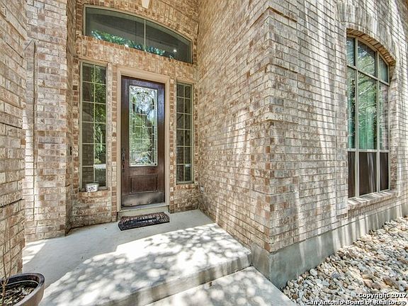 4th image of 2119 Persimmon Dr
