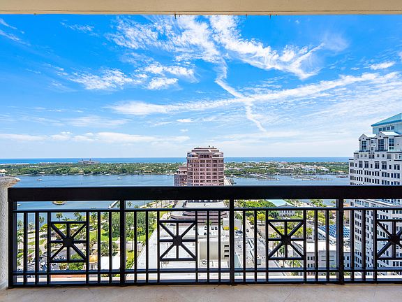 4th image of 701 S Olive Avenue #1811