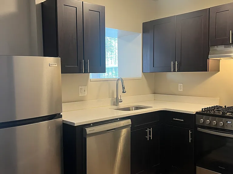 4410 Osage Ave #1R — Photo 7